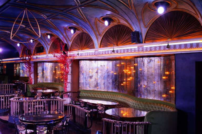 Diamond Horseshoe Nightclub – 880