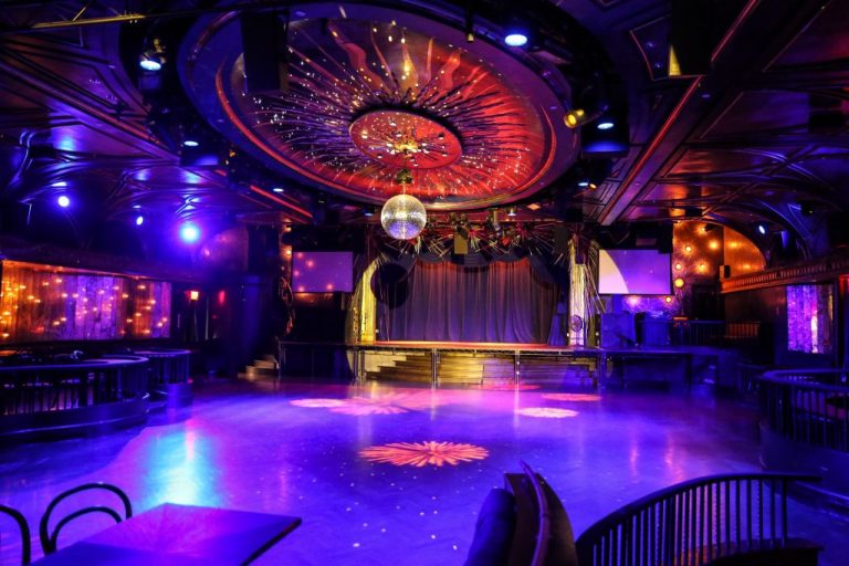 Diamond Horseshoe Nightclub – 8877